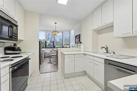 100 Carlyle Drive Cliffside Park NJ 07010