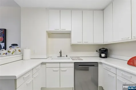 100 Carlyle Drive Cliffside Park NJ 07010