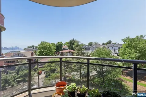 100 Carlyle Drive Cliffside Park NJ 07010