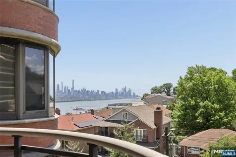 100 Carlyle Drive Cliffside Park NJ 07010