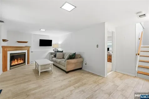 8 Nottingham Drive East Brunswick NJ 08816