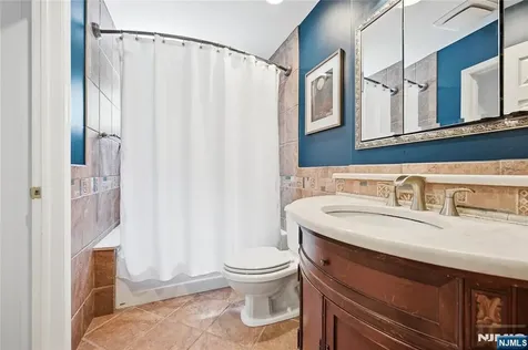 8 Nottingham Drive East Brunswick NJ 08816