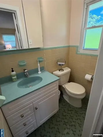 3 Spruce Place Ho-ho-kus NJ 07423