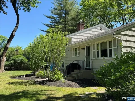 3 Spruce Place Ho-ho-kus NJ 07423