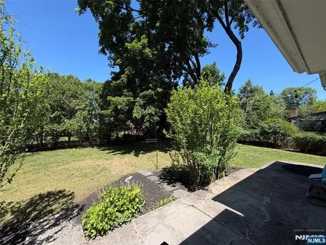 3 Spruce Place Ho-ho-kus NJ 07423