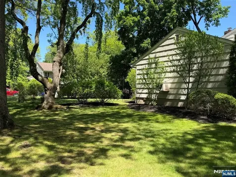3 Spruce Place Ho-ho-kus NJ 07423