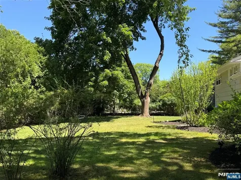 3 Spruce Place Ho-ho-kus NJ 07423