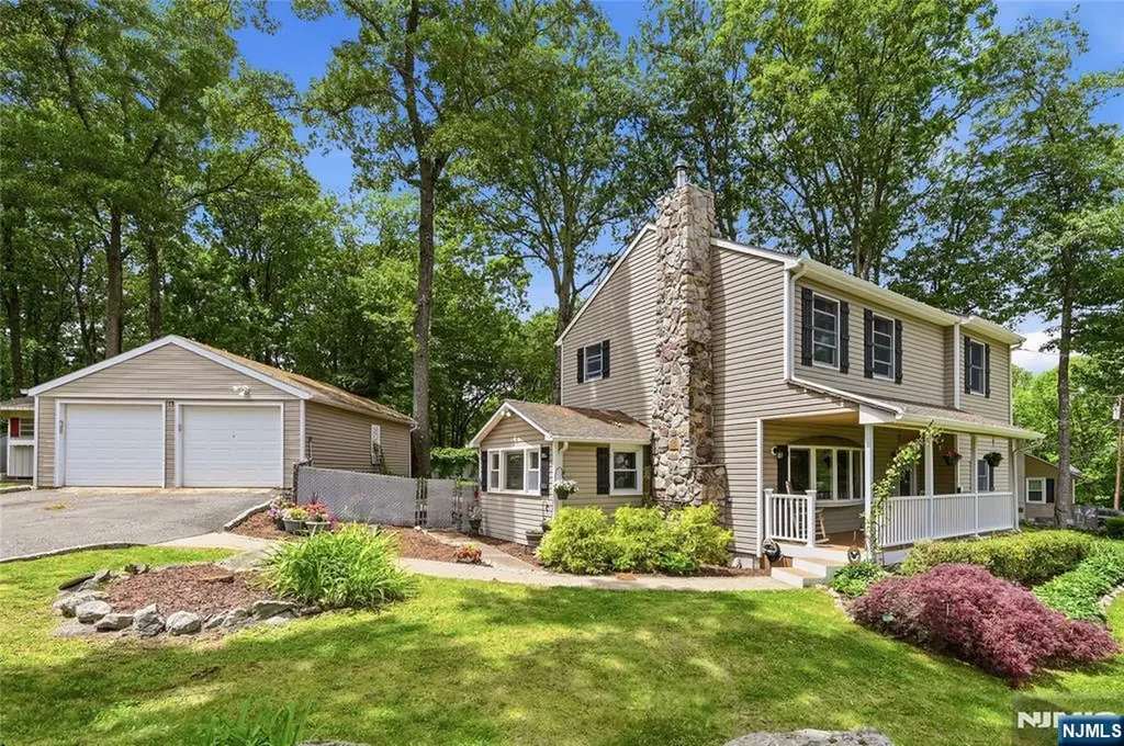 13 Highview Trail Jefferson Township NJ 07885
