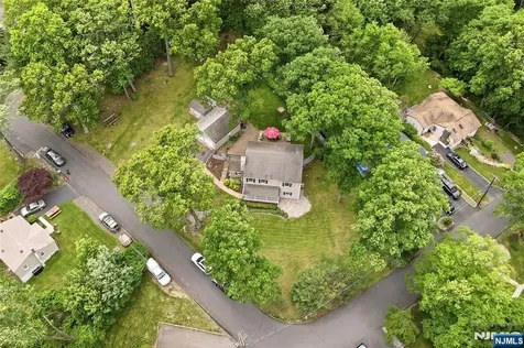 13 Highview Trail Jefferson Township NJ 07885