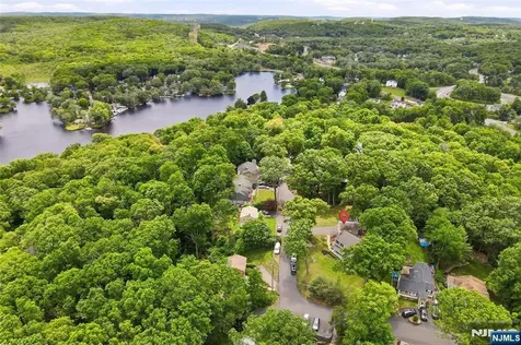 13 Highview Trail Jefferson Township NJ 07885