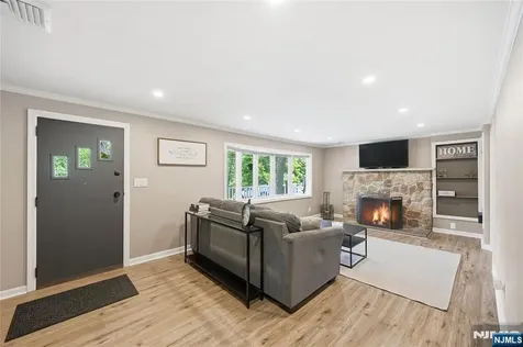 13 Highview Trail Jefferson Township NJ 07885