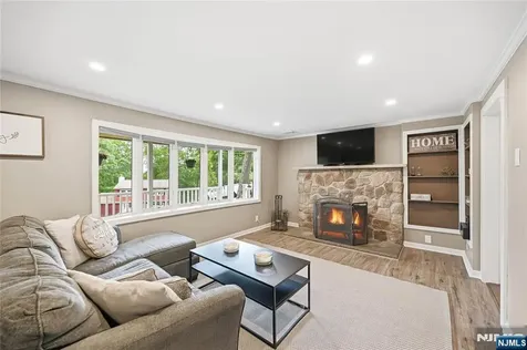 13 Highview Trail Jefferson Township NJ 07885