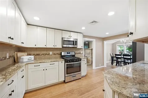 13 Highview Trail Jefferson Township NJ 07885