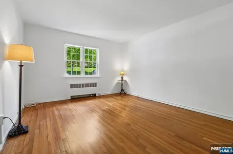18 Wedgewood Drive Verona NJ 07044