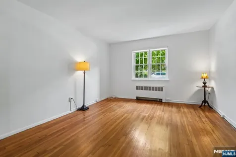 18 Wedgewood Drive Verona NJ 07044