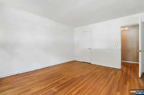 18 Wedgewood Drive Verona NJ 07044