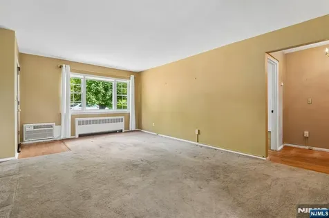 18 Wedgewood Drive Verona NJ 07044