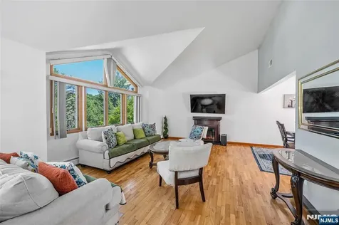 21 Marcia Road Ringwood NJ 07456