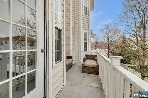 5 Creekside Court Secaucus NJ 07094