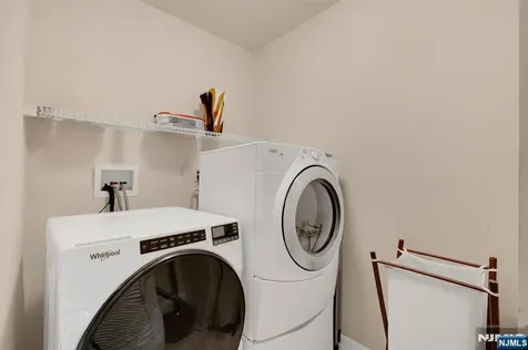 5 Creekside Court Secaucus NJ 07094