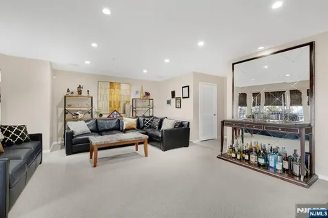 5 Creekside Court Secaucus NJ 07094