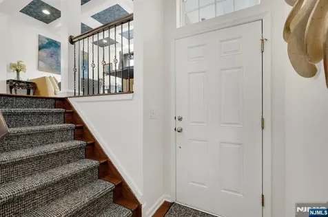 5 Creekside Court Secaucus NJ 07094