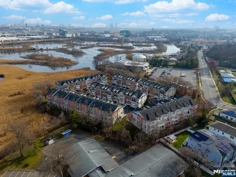 5 Creekside Court Secaucus NJ 07094