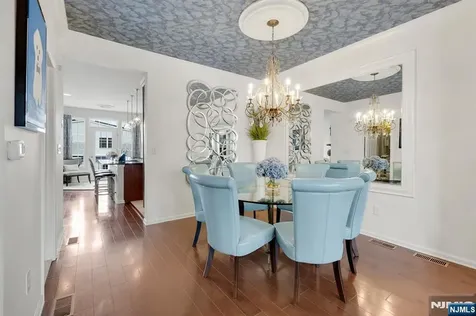 5 Creekside Court Secaucus NJ 07094