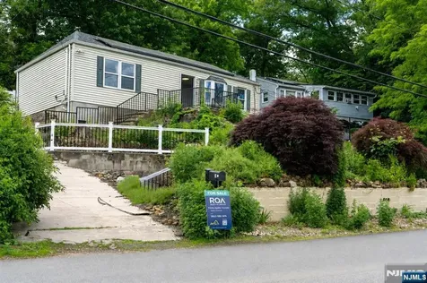 20 Greenwood Avenue Wanaque NJ 07420
