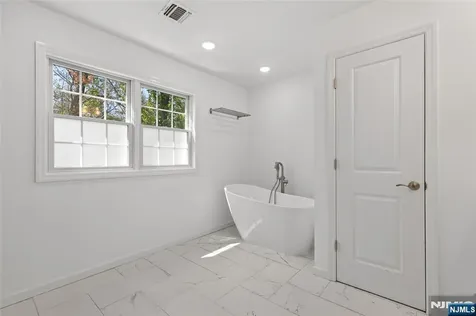 390 Pascack Road Twp Of Washington NJ 07676
