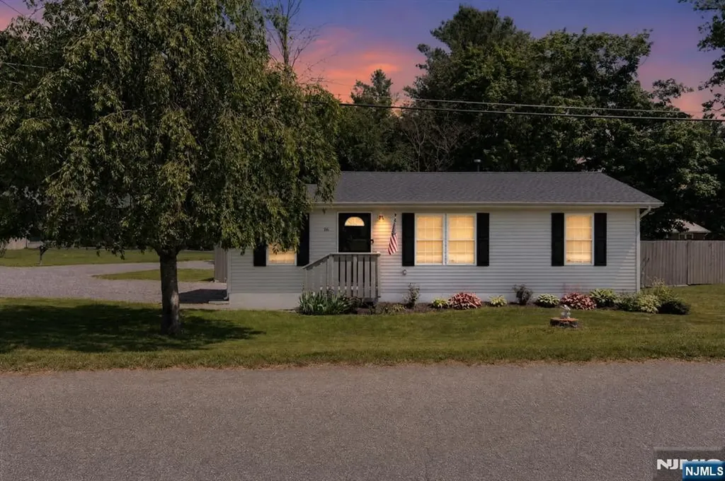 16 Clover Lane Vernon NJ 07418