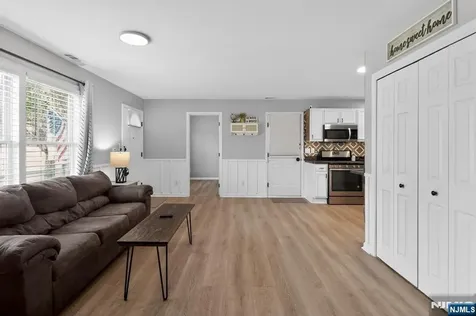 16 Clover Lane Vernon NJ 07418