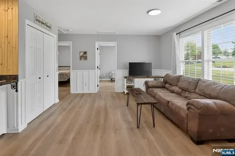 16 Clover Lane Vernon NJ 07418