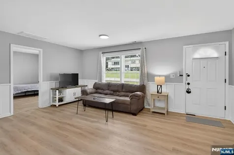 16 Clover Lane Vernon NJ 07418