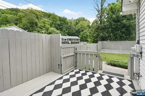16 Clover Lane Vernon NJ 07418