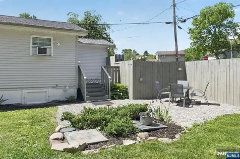 16 Clover Lane Vernon NJ 07418