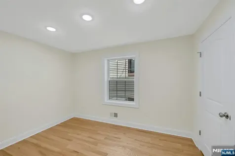 58 Vermont Avenue Newark NJ 07106