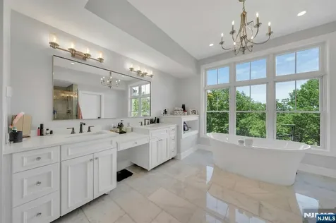 976 Scioto Drive Franklin Lakes NJ 07417