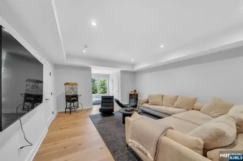 976 Scioto Drive Franklin Lakes NJ 07417