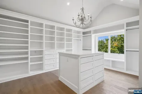 976 Scioto Drive Franklin Lakes NJ 07417
