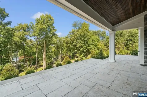 976 Scioto Drive Franklin Lakes NJ 07417