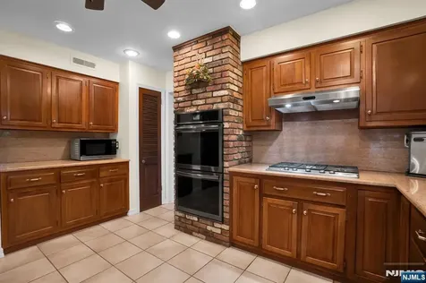 2 N Edgewood Avenue West Orange NJ 07052