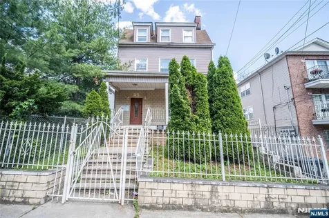 84 Farley Avenue Newark NJ 07108
