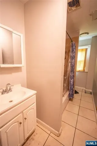 84 Farley Avenue Newark NJ 07108