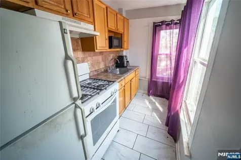 84 Farley Avenue Newark NJ 07108
