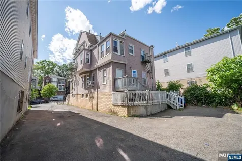 84 Farley Avenue Newark NJ 07108