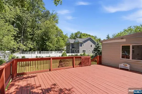 26 Hillside Terrace Livingston NJ 07039