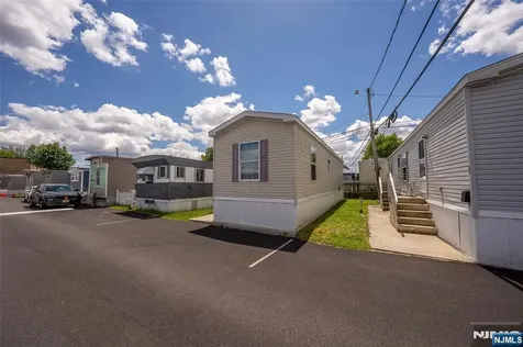 47 Helen Moonachie NJ 07074