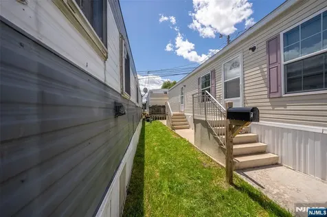 47 Helen Moonachie NJ 07074