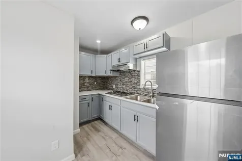 47 Helen Moonachie NJ 07074